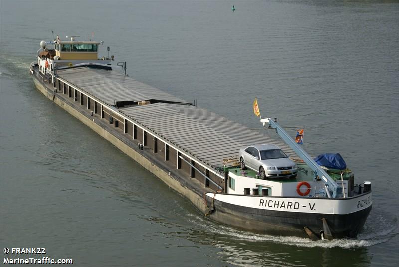 richard v (Cargo ship) - IMO , MMSI 244010791, Call Sign PG5421 under the flag of Netherlands