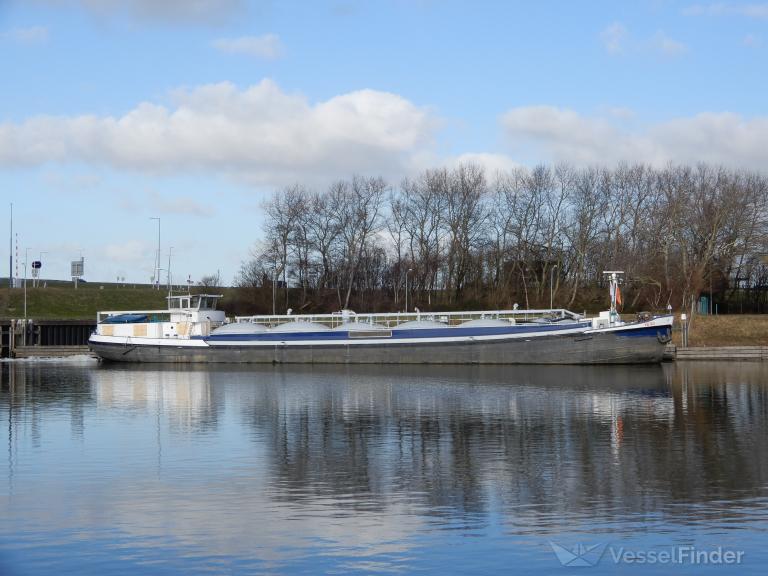 vera (Tanker) - IMO , MMSI 244780233, Call Sign PG8983 under the flag of Netherlands