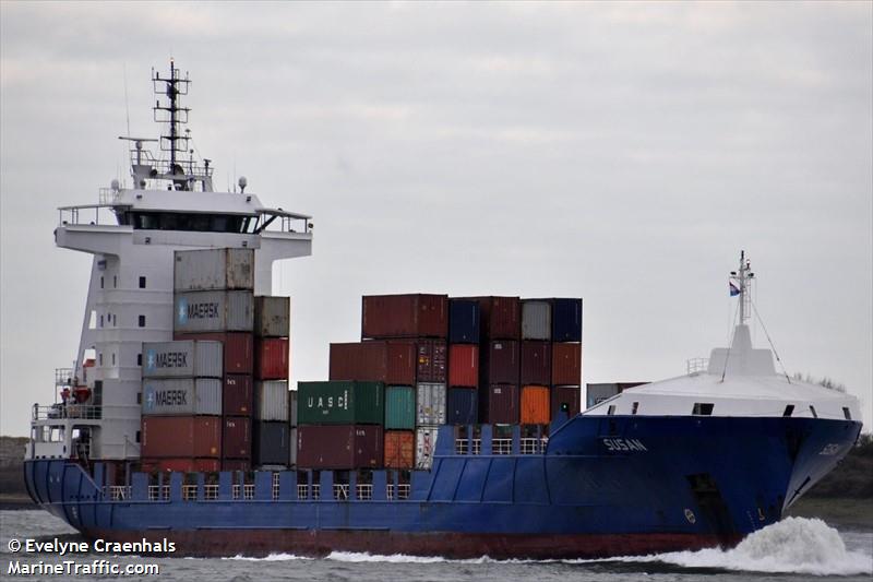 bg onyx (Container Ship) - IMO 9436197, MMSI 305445000, Call Sign V2QE6 under the flag of Antigua & Barbuda