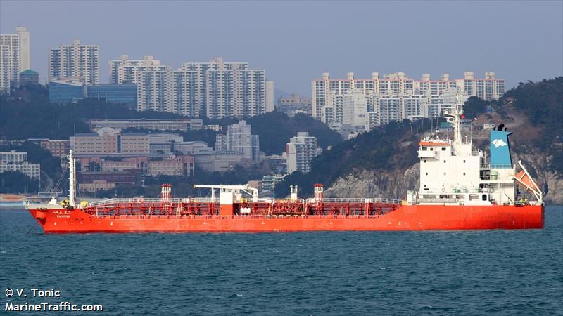 es rose (Chemical/Oil Products Tanker) - IMO 9412426, MMSI 440016180, Call Sign 088443 under the flag of Korea