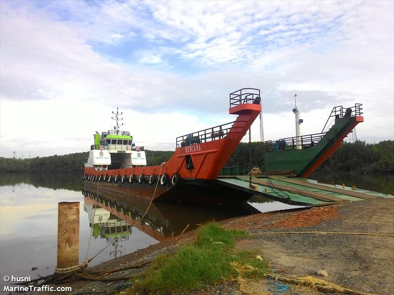 lct mks (Landing Craft) - IMO 9531272, MMSI 525017093, Call Sign PMNQ under the flag of Indonesia