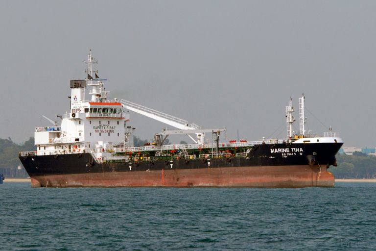 marine tina (Bunkering Tanker) - IMO 9813424, MMSI 563038800, Call Sign 9V5352 under the flag of Singapore