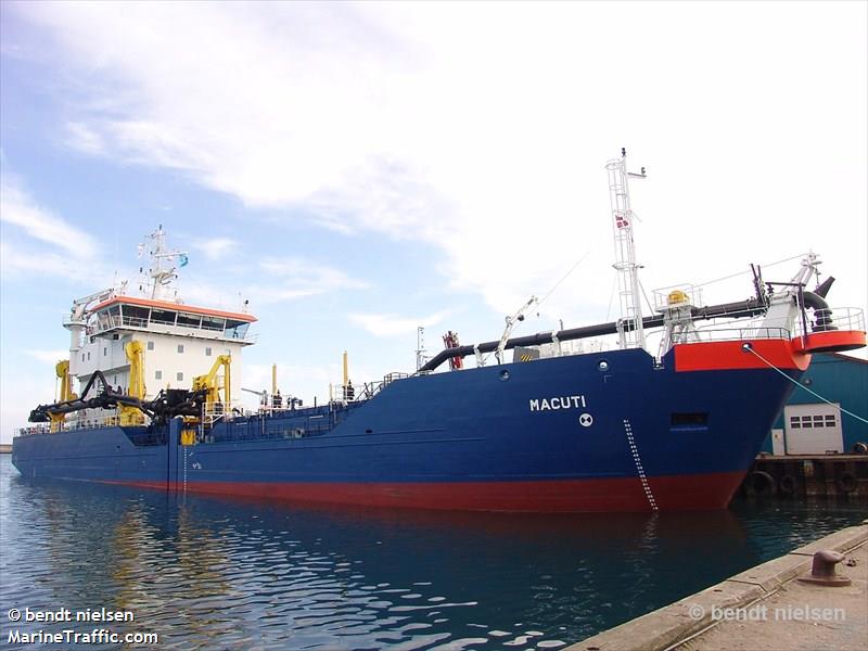 macuti (Hopper Dredger) - IMO 9641144, MMSI 650140000, Call Sign C9ZT under the flag of Mozambique