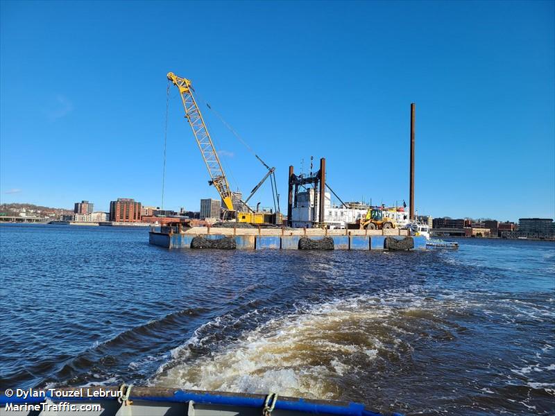 borromee verreault (Dredging or UW ops) - IMO , MMSI 316023194 under the flag of Canada