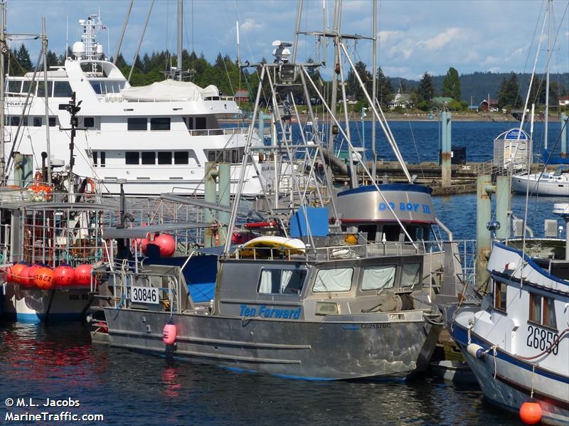 ten forward (-) - IMO , MMSI 316014343 under the flag of Canada