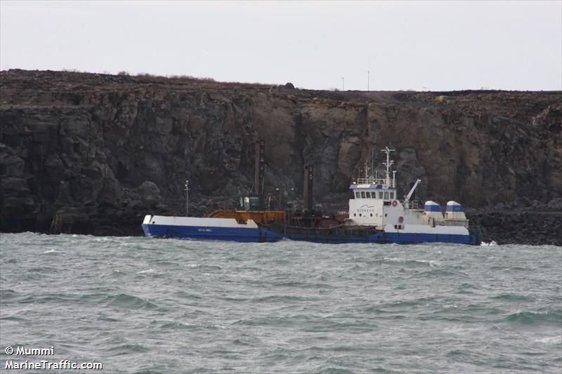 petur mikli (Dredger) - IMO 8951205, MMSI 251432110, Call Sign TFXY under the flag of Iceland