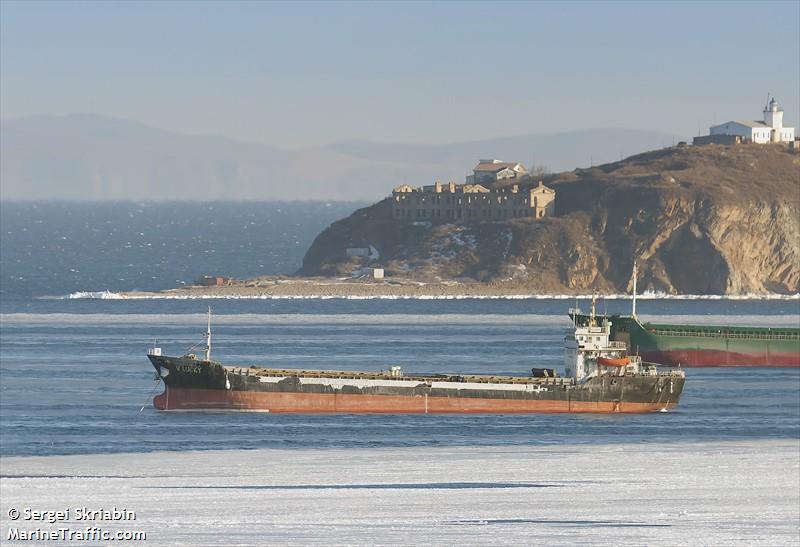 mv v lucky (General Cargo Ship) - IMO 8582212, MMSI 352001050, Call Sign 3E3525 under the flag of Panama