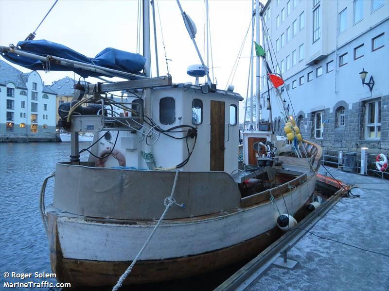 harald junior (Fishing vessel) - IMO , MMSI 257226120, Call Sign LM3302 under the flag of Norway