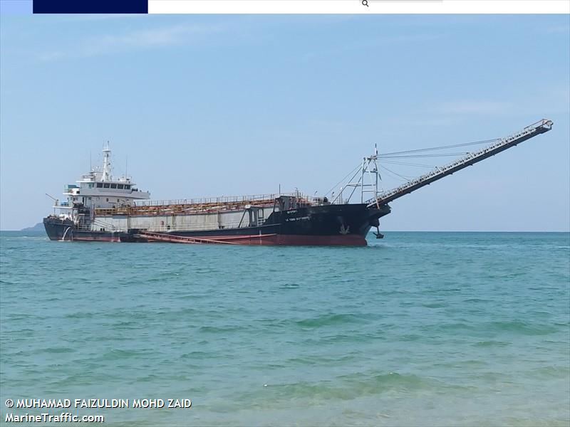 le tong defensor (Hopper Dredger) - IMO 9761994, MMSI 563075450, Call Sign 9V6093 under the flag of Singapore