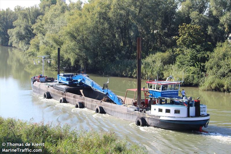 challenge (Dredging or UW ops) - IMO , MMSI 244690348, Call Sign PF3865 under the flag of Netherlands