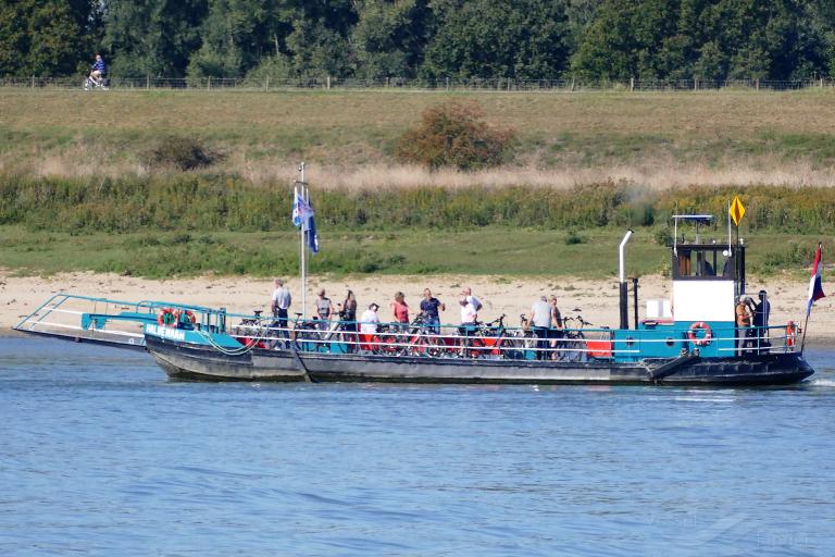 halve maan (Passenger ship) - IMO , MMSI 244860163, Call Sign PG6985 under the flag of Netherlands