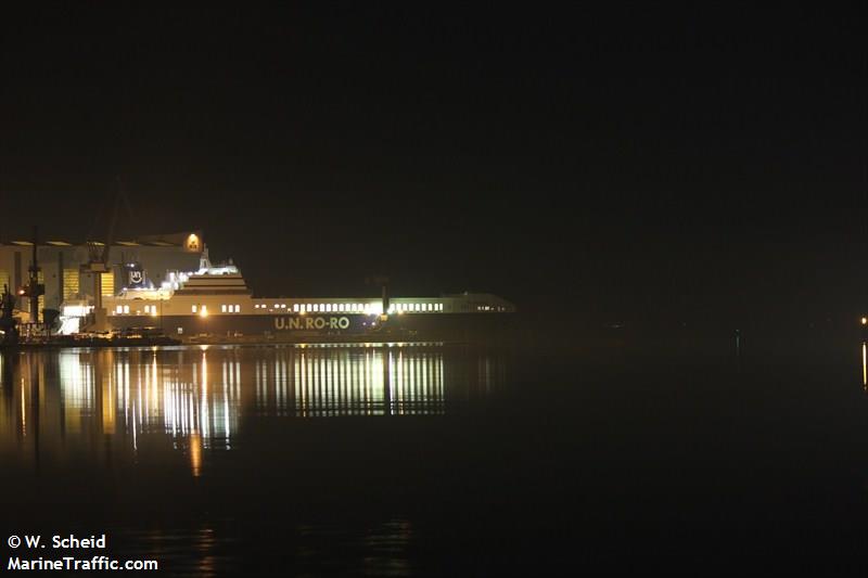 pergamon seaways (Ro-Ro Cargo Ship) - IMO 9506277, MMSI 271043303, Call Sign TCVE4 under the flag of Turkey