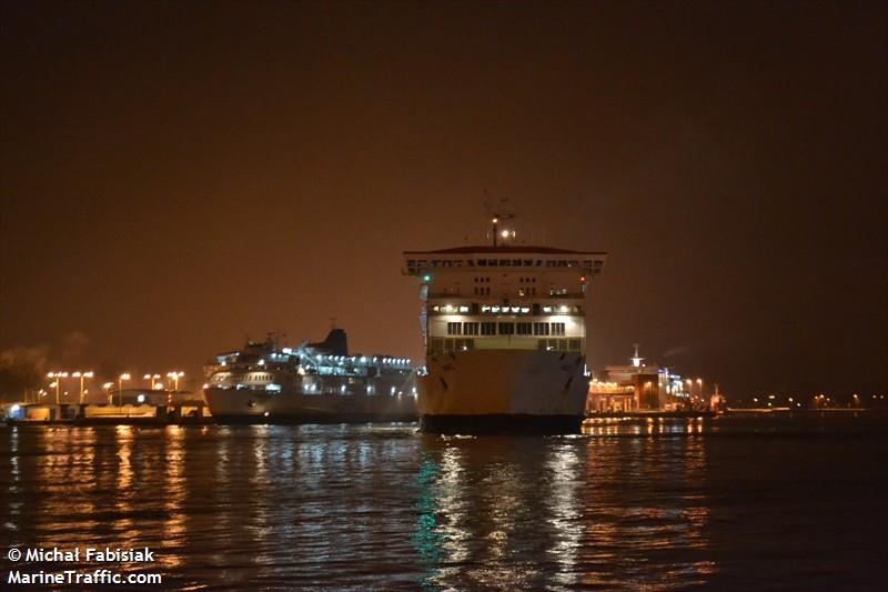 mf wawel (Passenger/Ro-Ro Cargo Ship) - IMO 7814462, MMSI 311852000, Call Sign C6TY9 under the flag of Bahamas