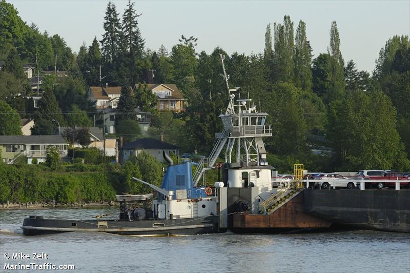 seaspan pusher (Pusher Tug) - IMO 8744688, MMSI 316011504, Call Sign CFG582 under the flag of Canada