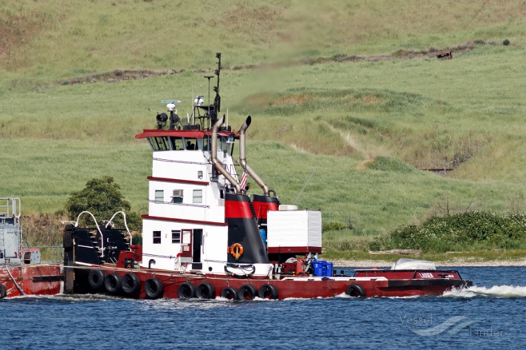 lassen (Pusher Tug) - IMO 8652964, MMSI 367513170, Call Sign WDG2199 under the flag of United States (USA)