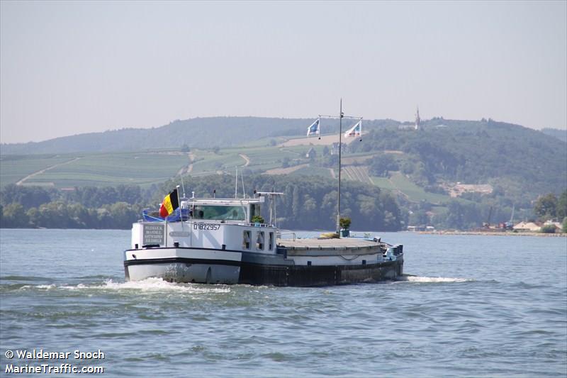 nautica (Cargo ship) - IMO , MMSI 205500090, Call Sign OT5000 under the flag of Belgium