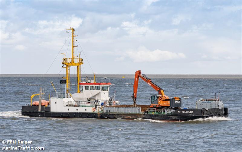 mittelgrund (Utility Vessel) - IMO 8835645, MMSI 211316890, Call Sign DBCI under the flag of Germany