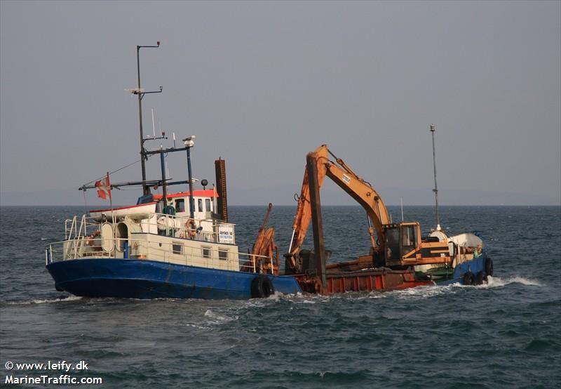 henriette sand (Dredging or UW ops) - IMO , MMSI 220251000, Call Sign OVPL under the flag of Denmark