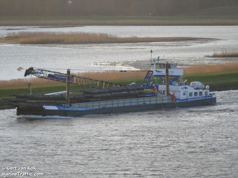 iris (Cargo ship) - IMO , MMSI 244700937, Call Sign PB8258 under the flag of Netherlands