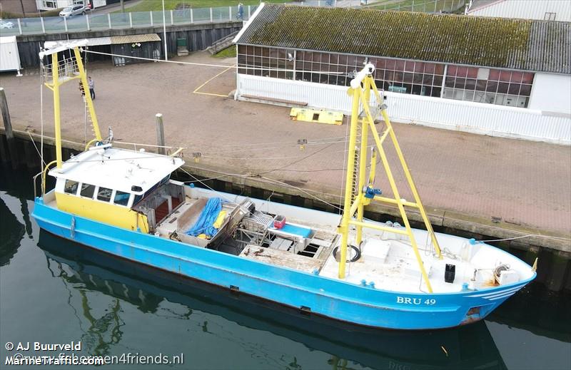 bru-49 pieter-willem (Dredging or UW ops) - IMO , MMSI 244770007, Call Sign PF9955 under the flag of Netherlands