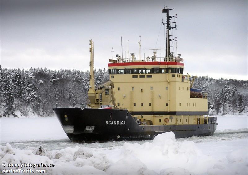 scandica (Buoy/Lighthouse Vessel) - IMO 8129383, MMSI 265724000, Call Sign SKFZ under the flag of Sweden