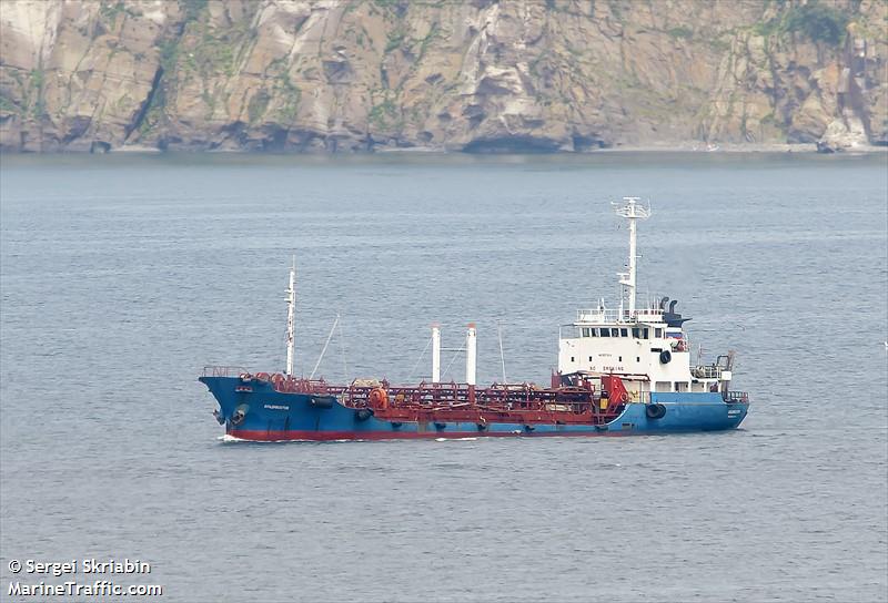 vladivostok (Bunkering Tanker) - IMO 8907474, MMSI 273319490, Call Sign UFKZ under the flag of Russia