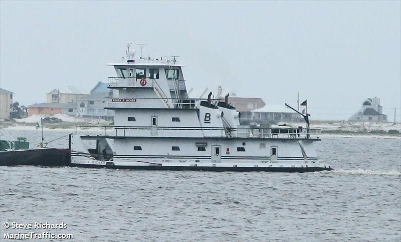 roger f wicker (Tug) - IMO , MMSI 367549260, Call Sign WDG5692 under the flag of United States (USA)