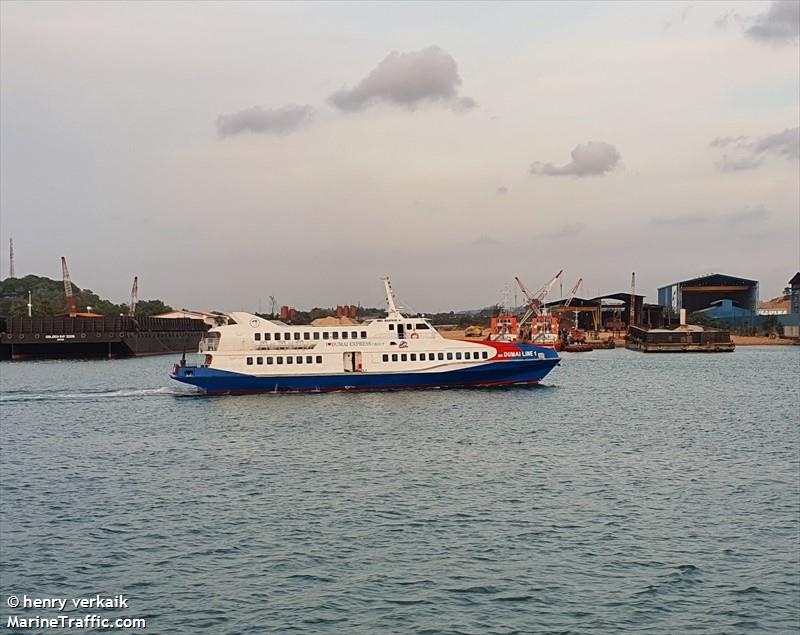 dumai line 1 (Passenger Ship) - IMO 8647610, MMSI 525009096, Call Sign YB 3593 under the flag of Indonesia