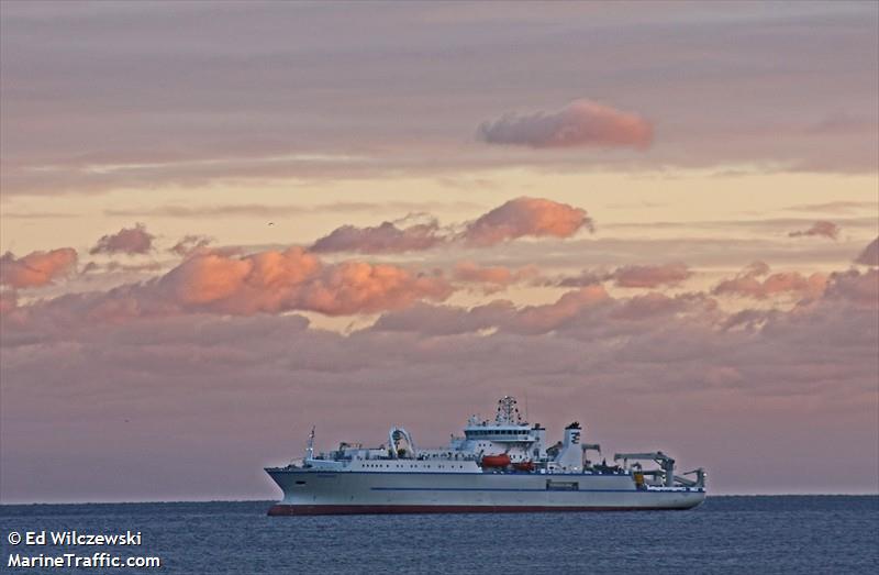 dependable (Cable Layer) - IMO 9242352, MMSI 538001646, Call Sign V7DI6 under the flag of Marshall Islands