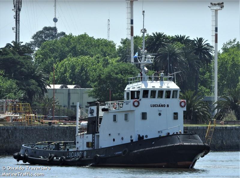 luciano b (Tug) - IMO 8203323, MMSI 701000871, Call Sign LW5821 under the flag of Argentina
