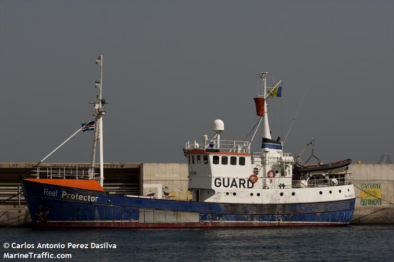 mv reef protector (-) - IMO , MMSI 377404000, Call Sign 8B6253 under the flag of St Vincent & Grenadines