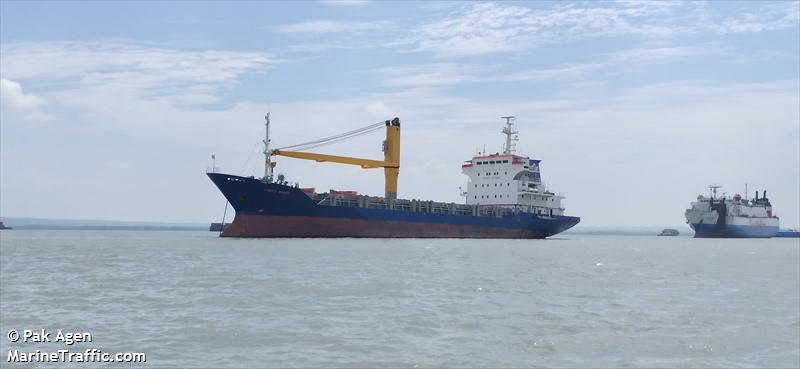 mv.tanto abadi (Container Ship) - IMO 9070278, MMSI 525016244, Call Sign PMIU under the flag of Indonesia