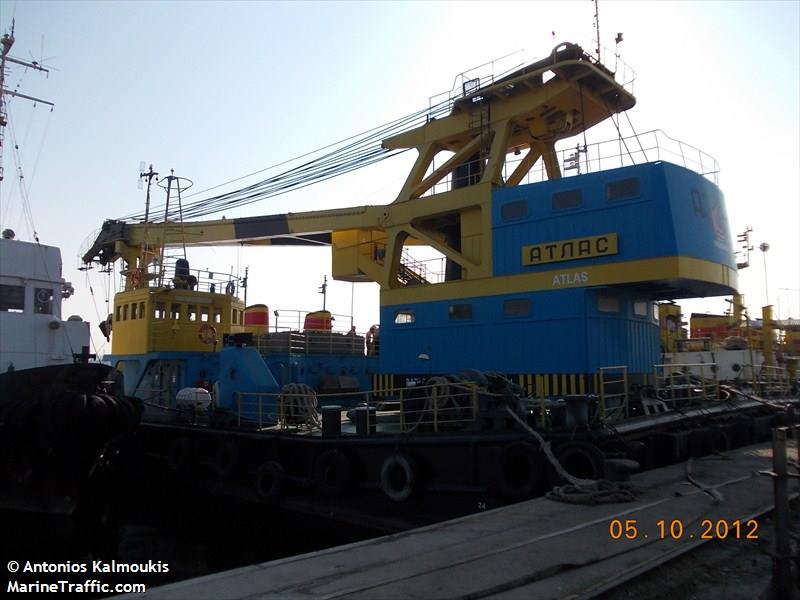 atlas (Towing vessel) - IMO , MMSI 207622420, Call Sign LZF2242 under the flag of Bulgaria