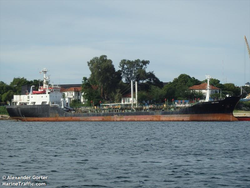 mt east wind (Oil Products Tanker) - IMO 8004612, MMSI 377514000, Call Sign J8B2833 under the flag of St Vincent & Grenadines