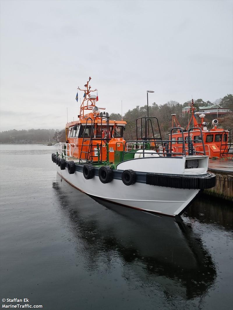pilot 227 se (Pilot) - IMO , MMSI 265030800, Call Sign SFE4802 under the flag of Sweden