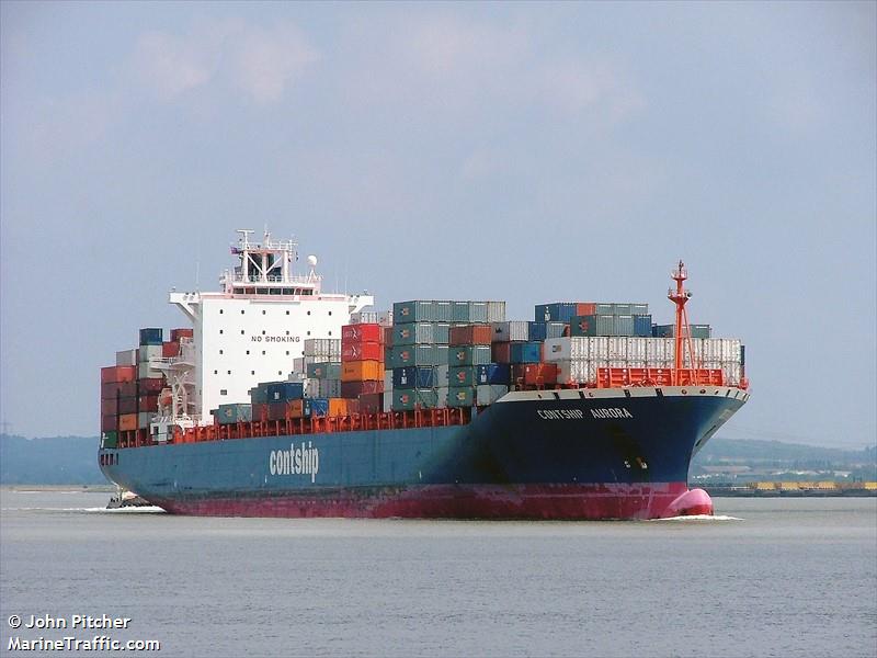 liverpool express (Container Ship) - IMO 9232565, MMSI 310823000, Call Sign ZCHC6 under the flag of Bermuda