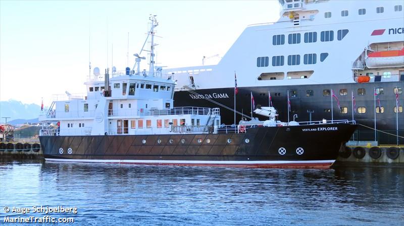 vestland explorer (Buoy/Lighthouse Vessel) - IMO 9080950, MMSI 257759000, Call Sign LAJZ8 under the flag of Norway