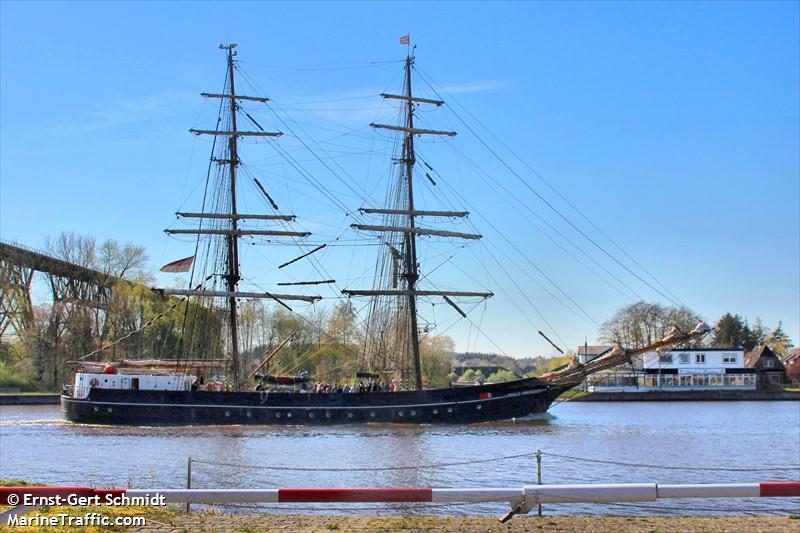 roald amundsen (Sailing Vessel) - IMO 8994489, MMSI 211215170, Call Sign DARG under the flag of Germany