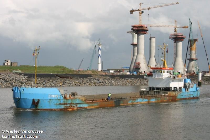 zingst (Hopper Dredger) - IMO 9124562, MMSI 211228710, Call Sign DQKX under the flag of Germany