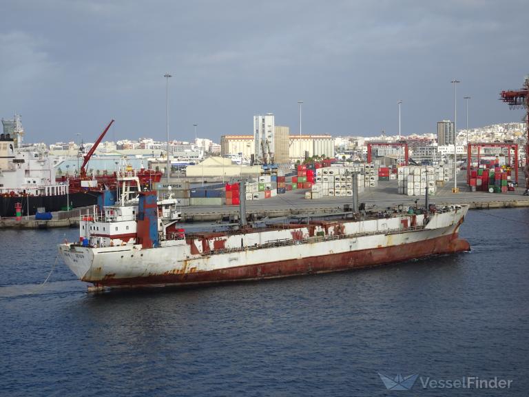 frio seven (Refrigerated Cargo Ship) - IMO 8215936, MMSI 214182714, Call Sign ER2714 under the flag of Moldova