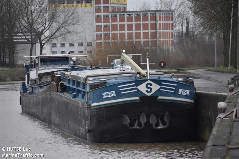 far-away (Cargo ship) - IMO , MMSI 226000210, Call Sign FM2672 under the flag of France