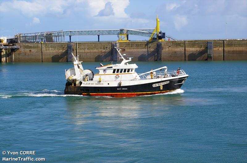 fv fleur de gwares (Fishing vessel) - IMO , MMSI 228165700, Call Sign FWYN under the flag of France