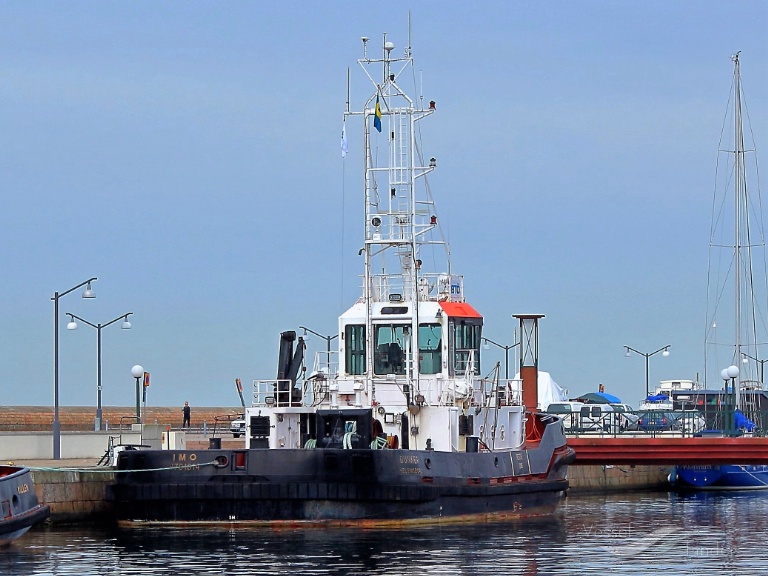 dunker (Buoy/Lighthouse Vessel) - IMO 8701014, MMSI 230145760, Call Sign OJSU under the flag of Finland