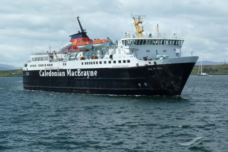 isle of mull (Passenger/Ro-Ro Cargo Ship) - IMO 8608339, MMSI 232343000, Call Sign MJCE3 under the flag of United Kingdom (UK)