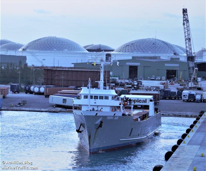 tropic jade (Deck Cargo Ship) - IMO 7800265, MMSI 377907000, Call Sign J8NY under the flag of St Vincent & Grenadines