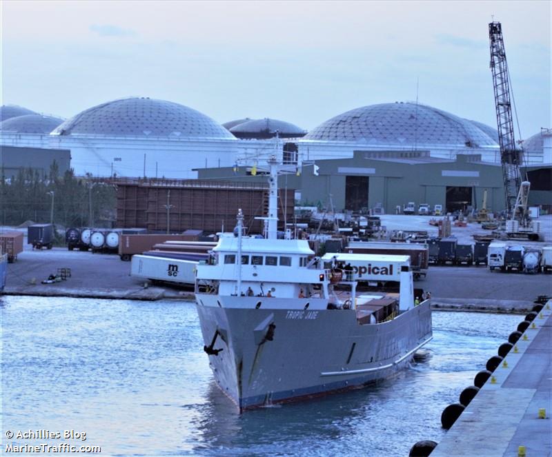 tropic jade (Ro-Ro Cargo Ship) - IMO 7800265, MMSI 377907000, Call Sign J8NY under the flag of St Vincent & Grenadines