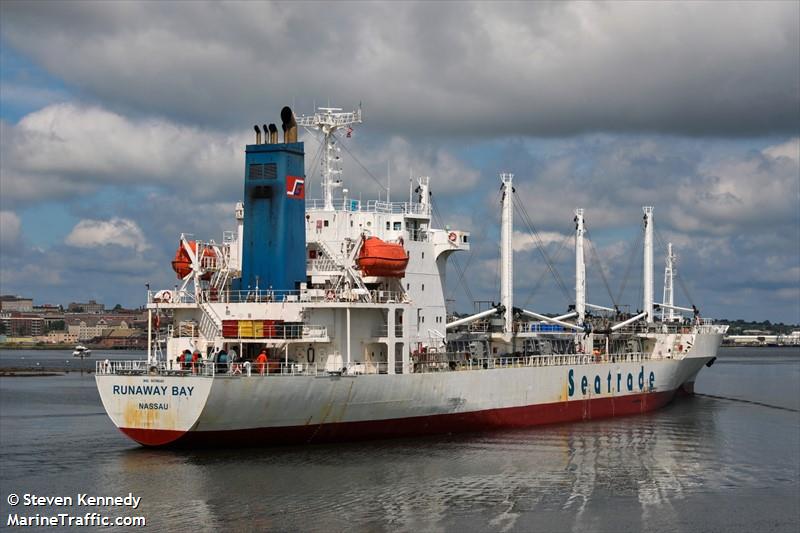 runaway bay (Refrigerated Cargo Ship) - IMO 9019640, MMSI 311001116, Call Sign C6FI3 under the flag of Bahamas