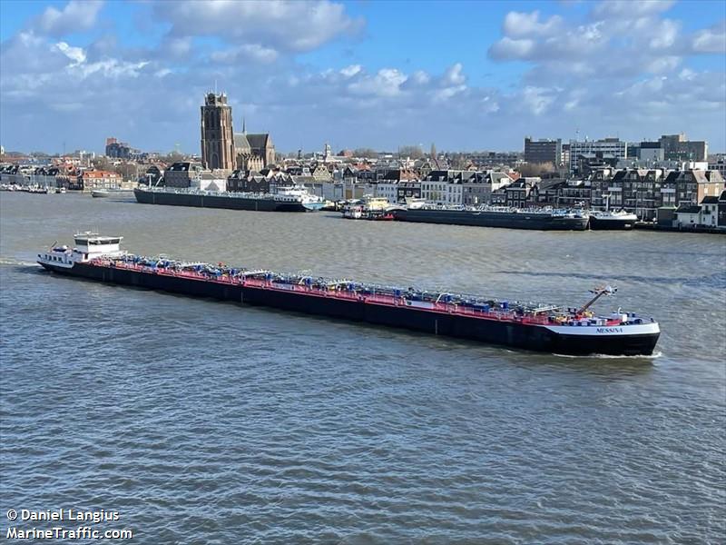 messina (Tanker) - IMO , MMSI 244722317, Call Sign PE6076 under the flag of Netherlands