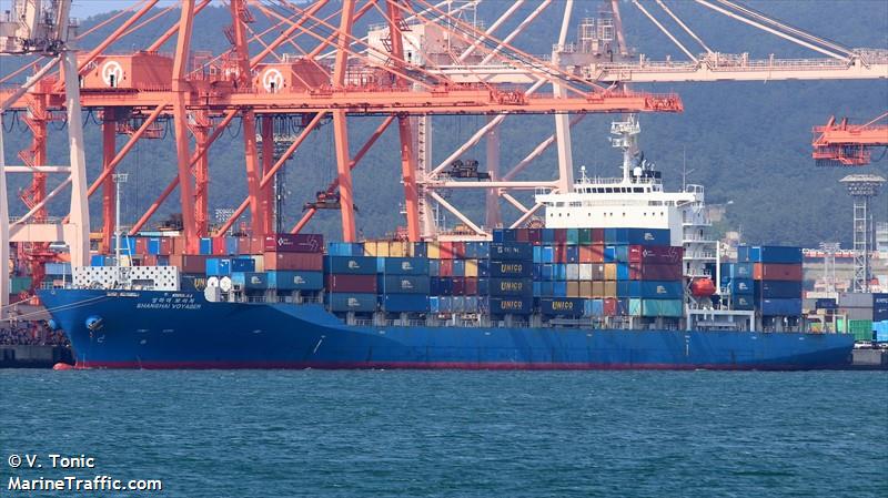 shanghai voyager (Container Ship) - IMO 9536973, MMSI 352001086, Call Sign 3E2450 under the flag of Panama
