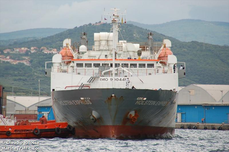 w m f express (Livestock Carrier) - IMO 9004413, MMSI 352001111, Call Sign 3E3393 under the flag of Panama